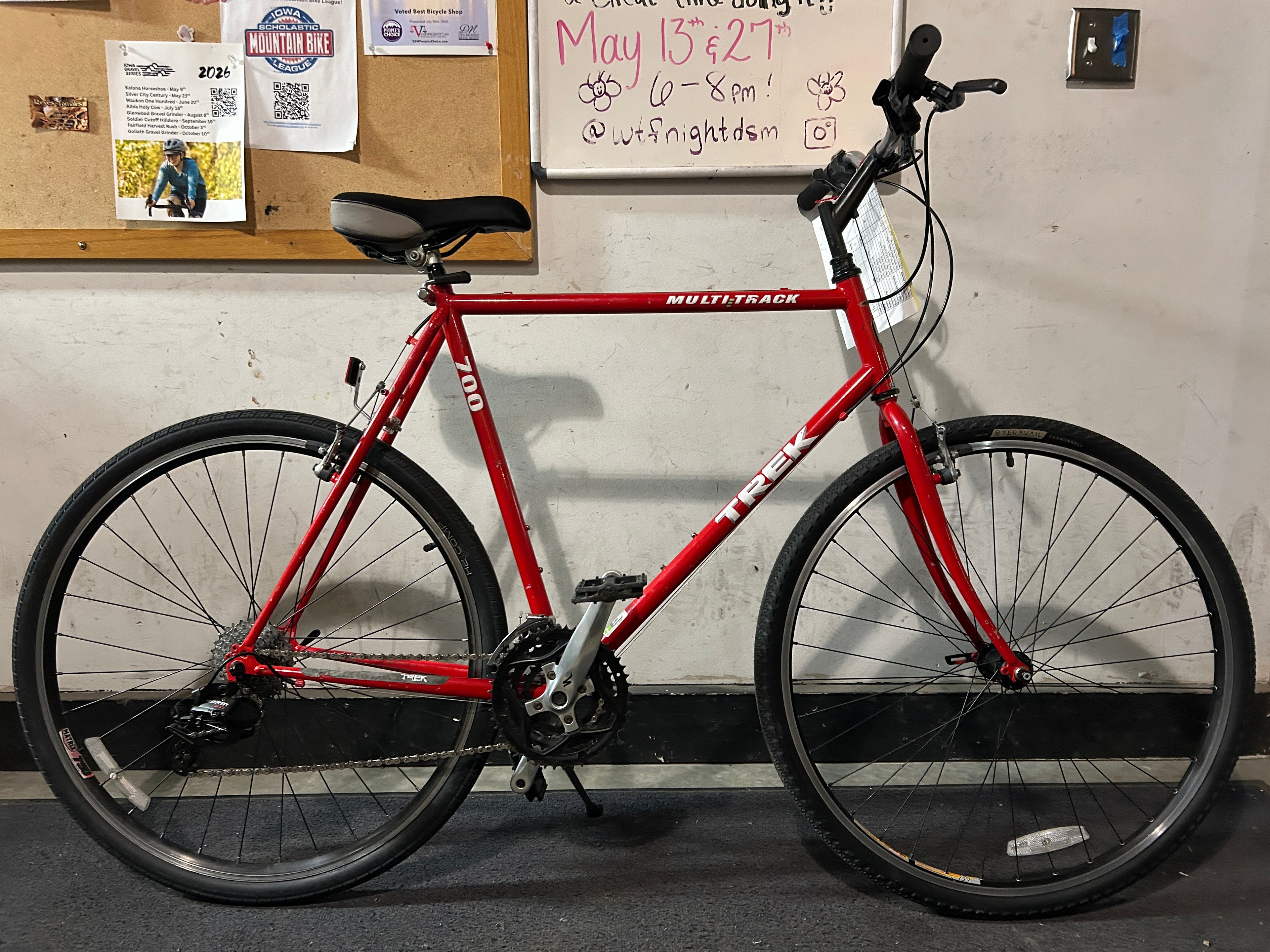 TREK MULTITRACK 700 RED 22.5"