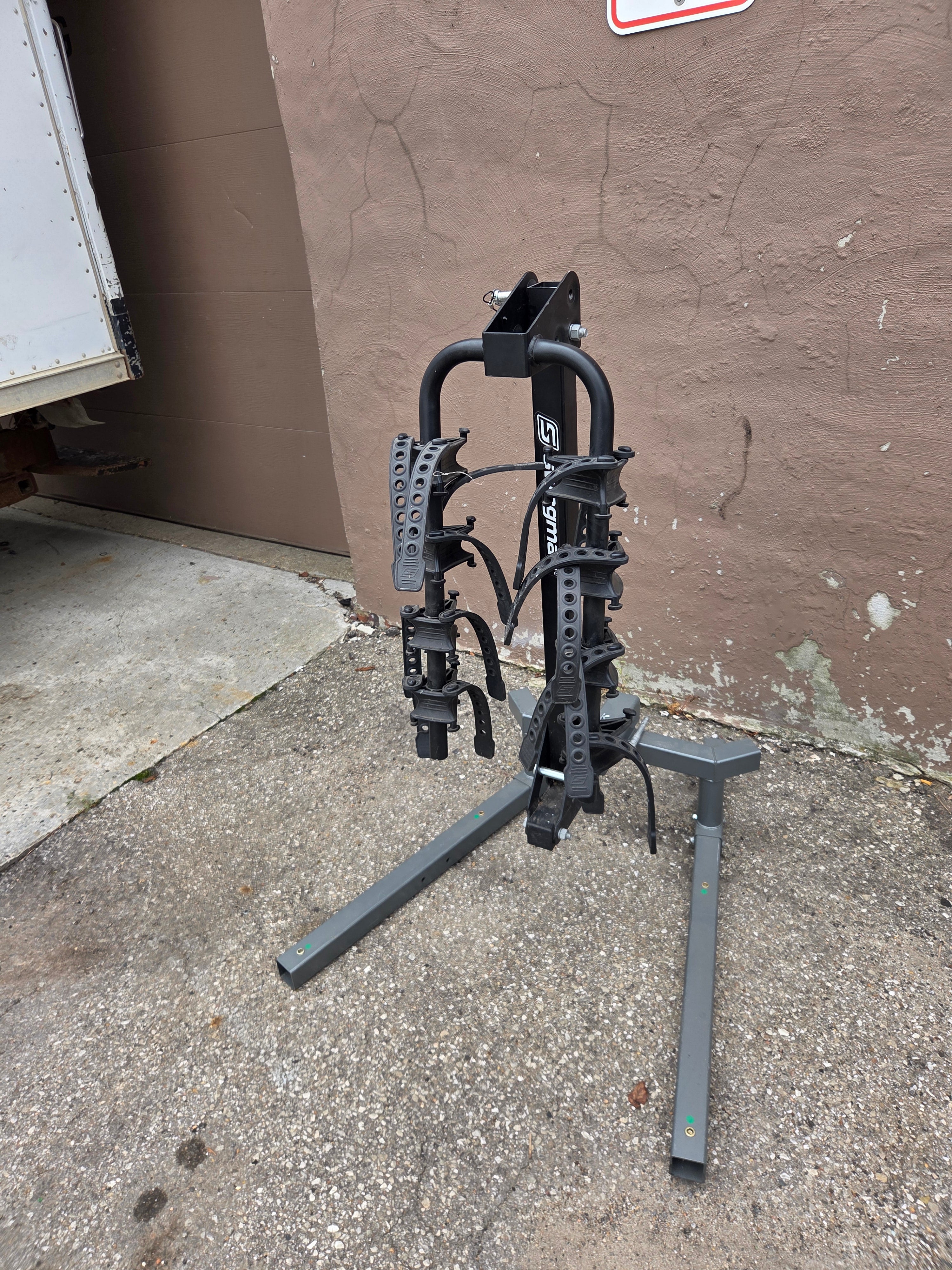 Hollywood 3-Bike Hanging 2" Hitch Rack