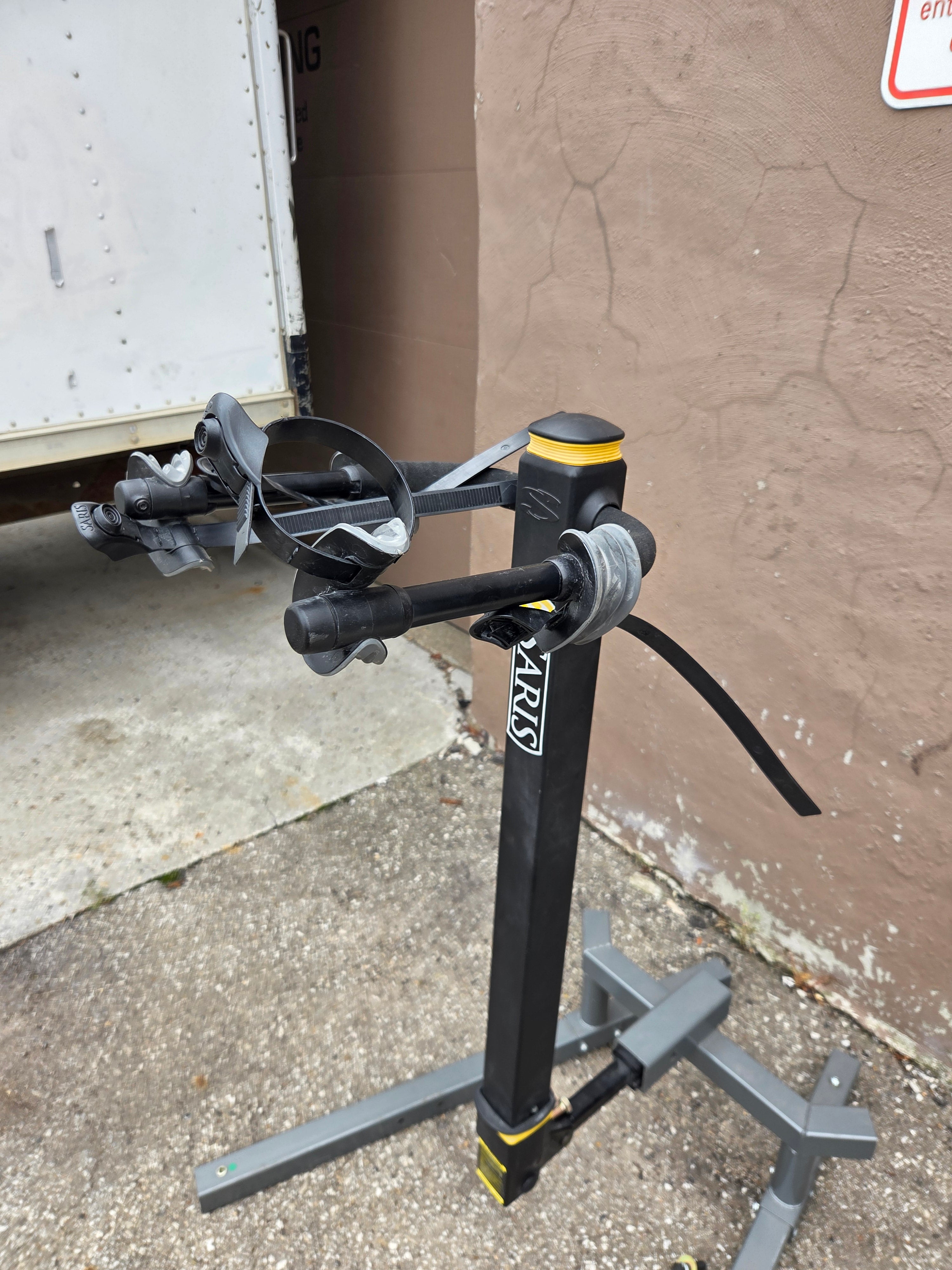Saris 2-Bike Hanging 1 1/4" Hitch Rack
