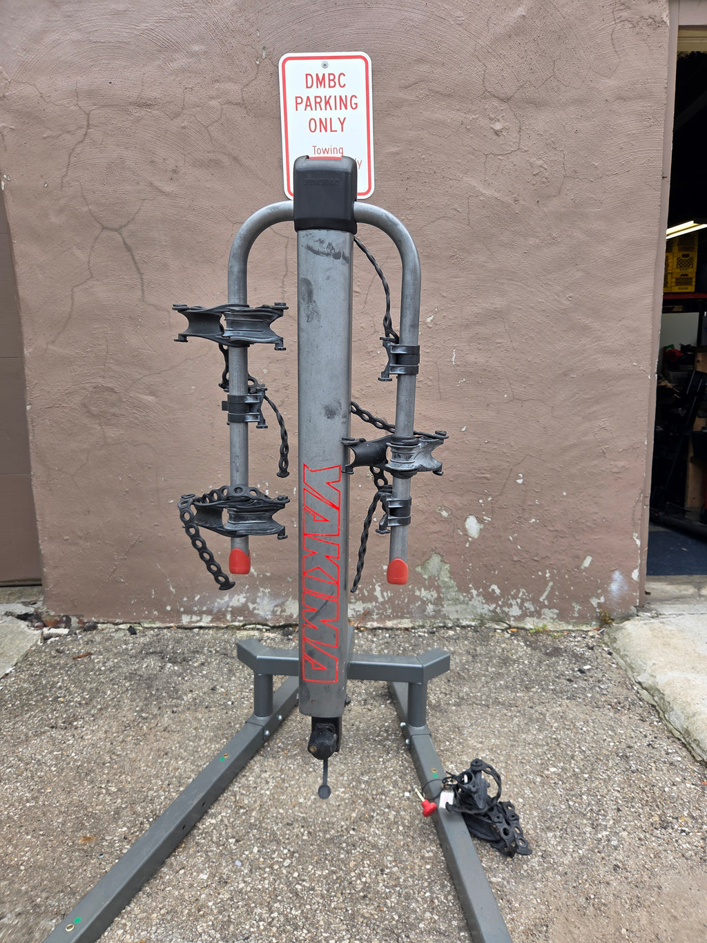 Yakima 3-Bike Hanging 1 1/4" Hitch Rack with Adapter