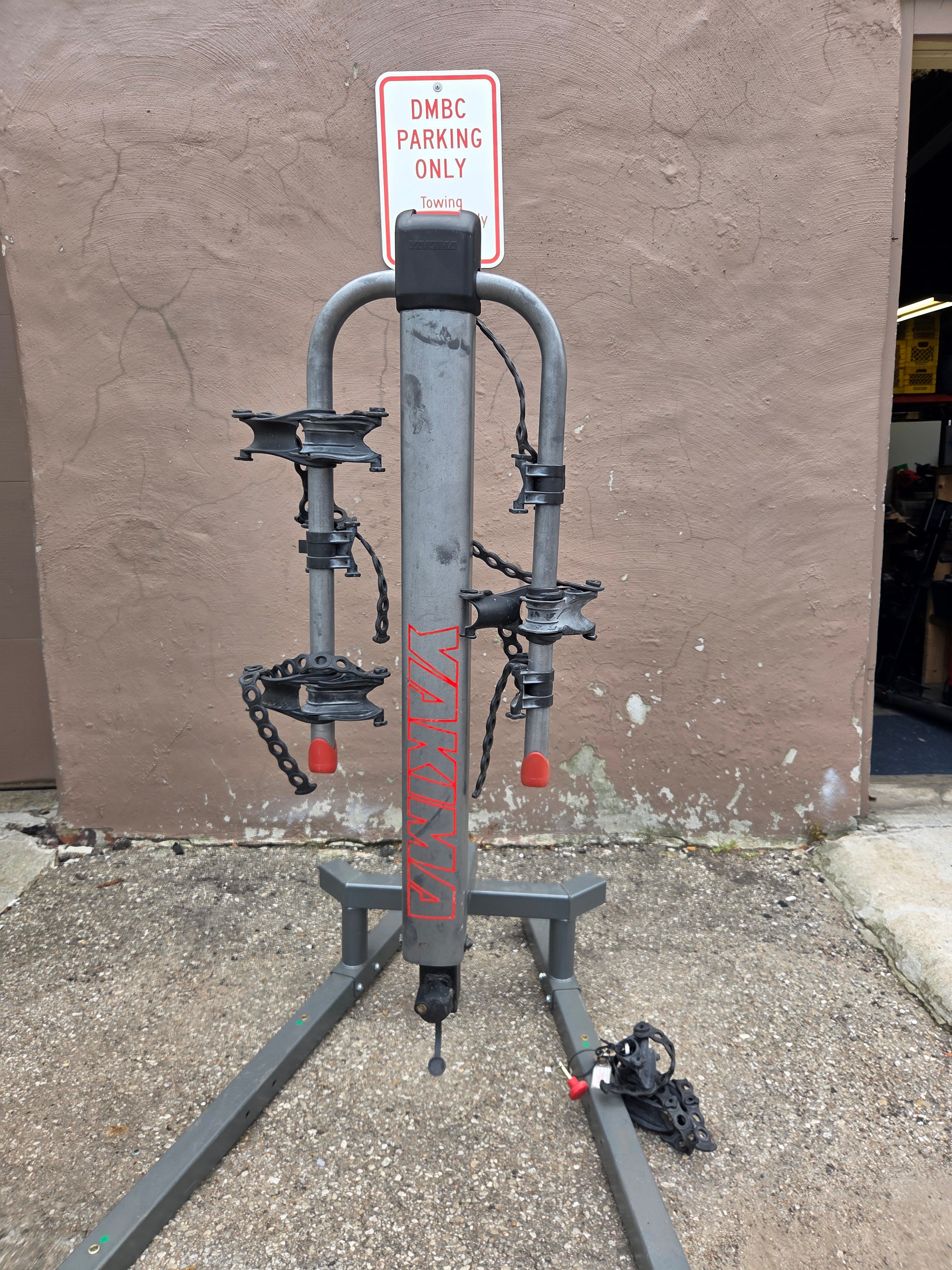 Yakima 3-Bike Hanging 1 1/4" Hitch Rack with Adapter